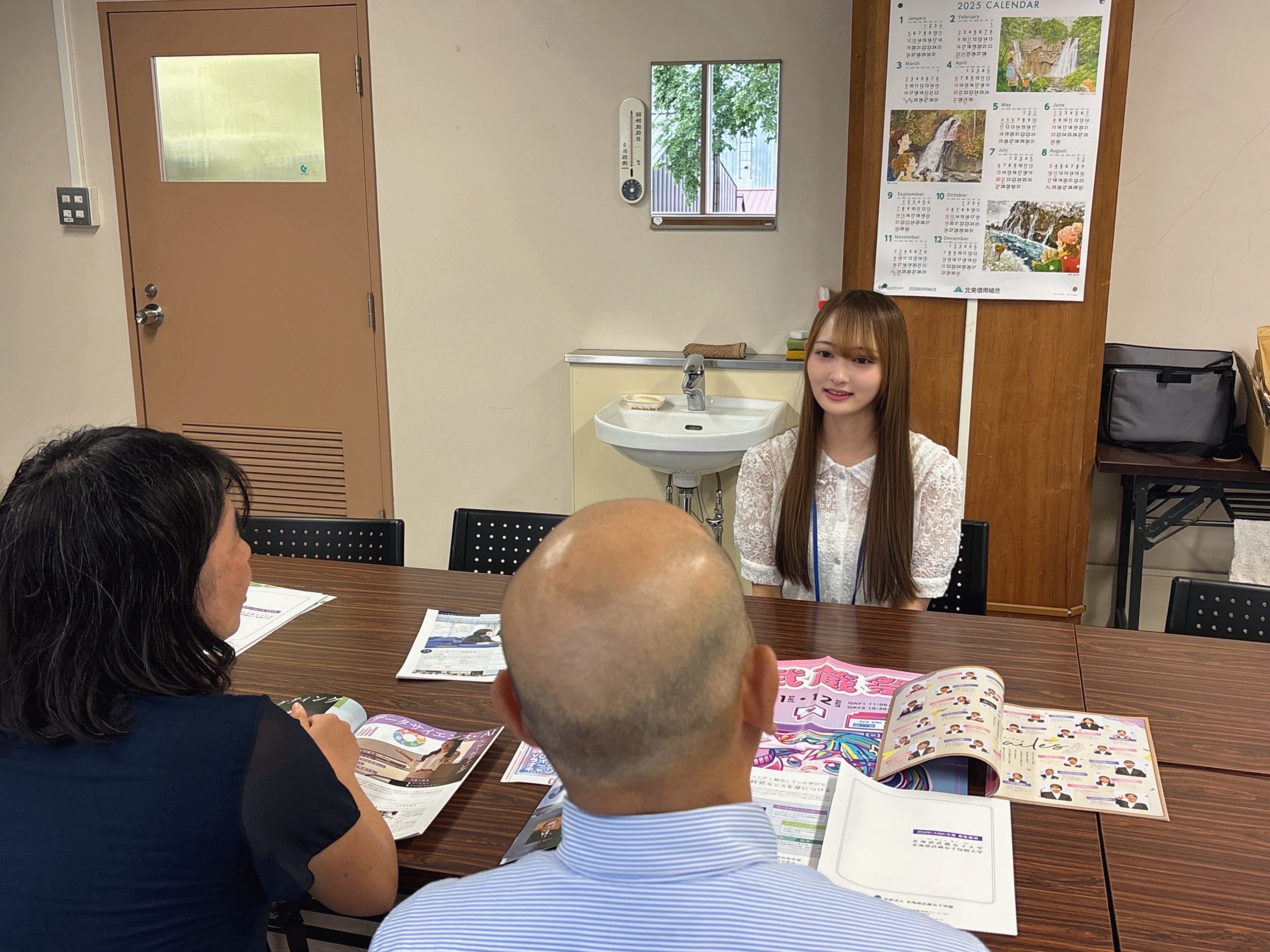「先生との繋がりがこれからの挑戦に向かう原動力」熊谷 日夏乃さんが札幌北陵高校　幅先生に近況を報告