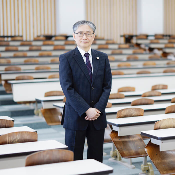 北海道武蔵女子短期大学
学長　町野和夫